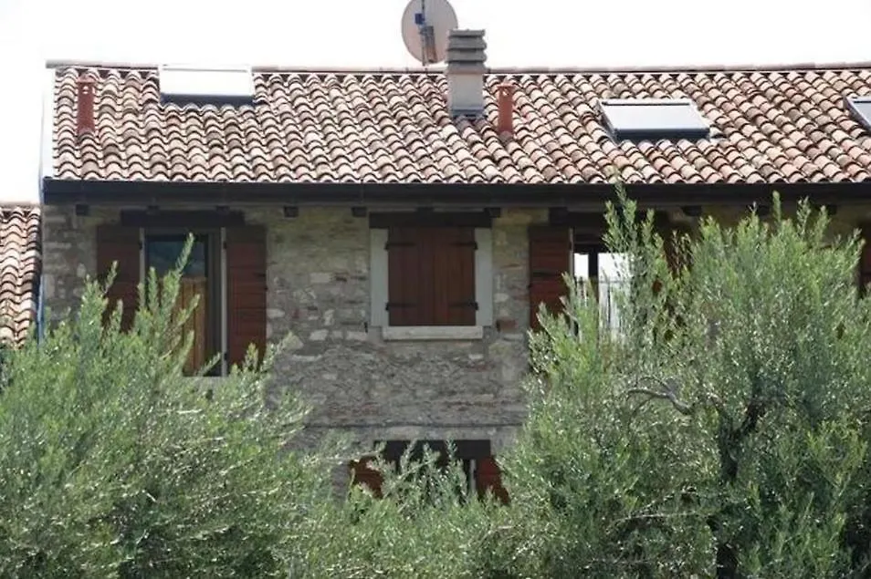 别墅 GainoThe Olive House, Garden And Pool别墅 意大利